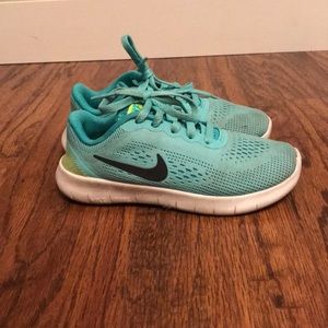 Girls Nike tennis shoes